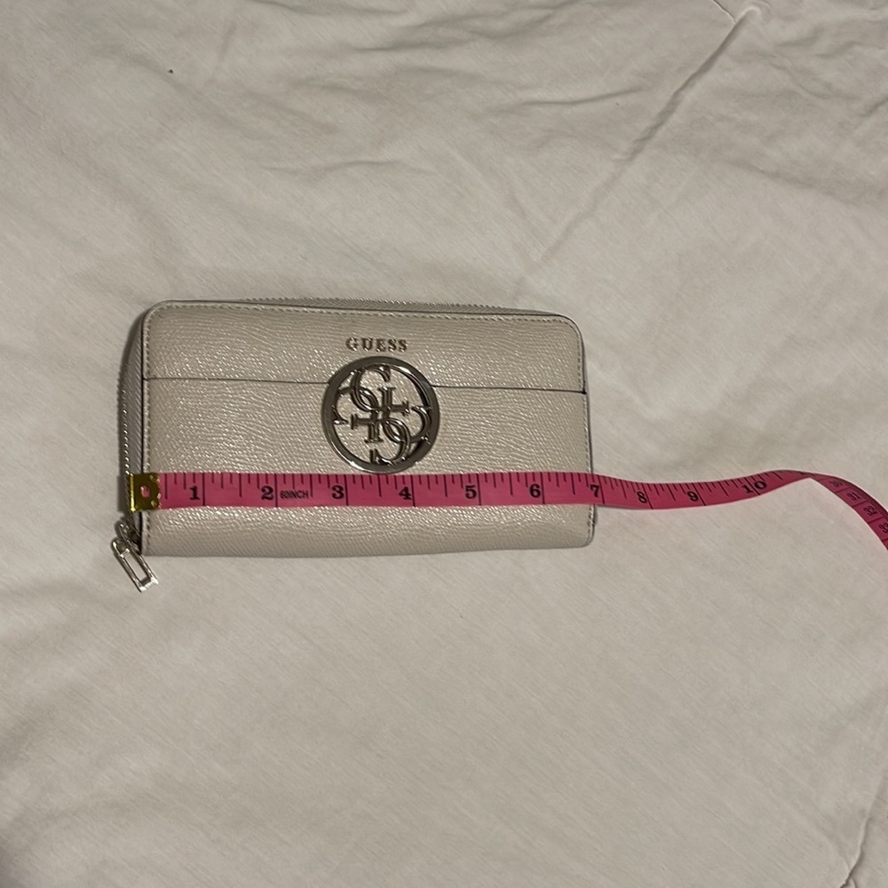GUESS Zipper Clutch/ Wallet - Picture 4 of 5